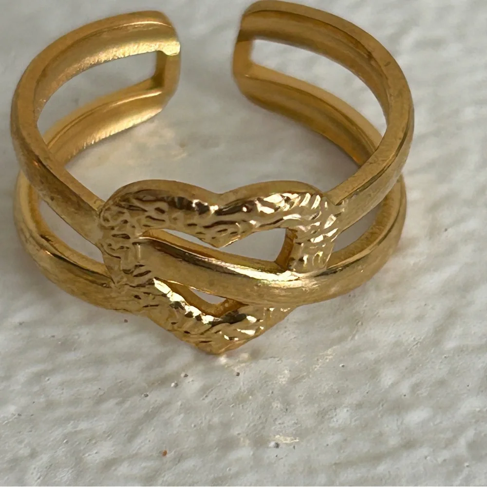 Stainless steel adjustable Gold Heart-Shaped Ring